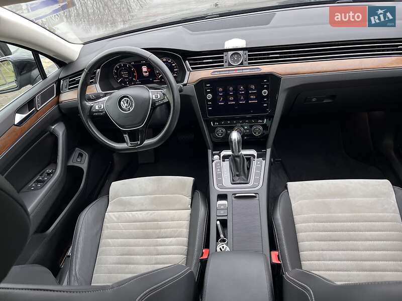 Седан Volkswagen Passat 2018 в Житомире