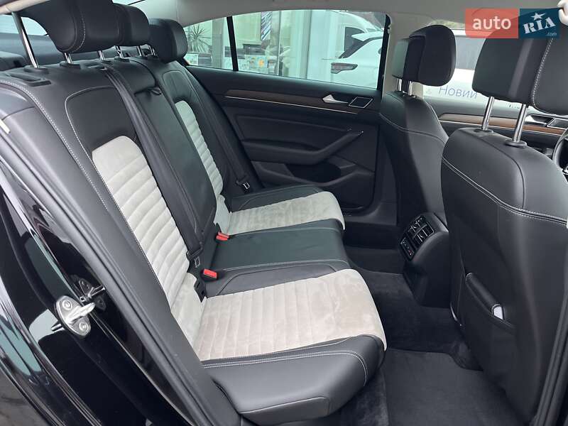 Седан Volkswagen Passat 2018 в Житомире