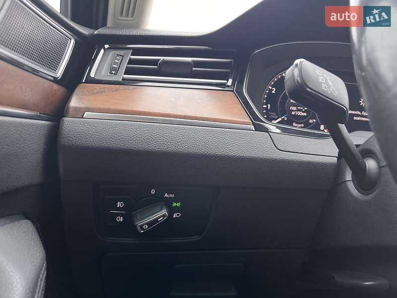 Седан Volkswagen Passat 2018 в Житомире