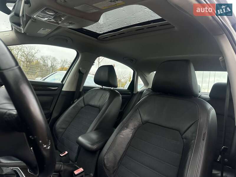 Седан Volkswagen Passat 2014 в Одессе