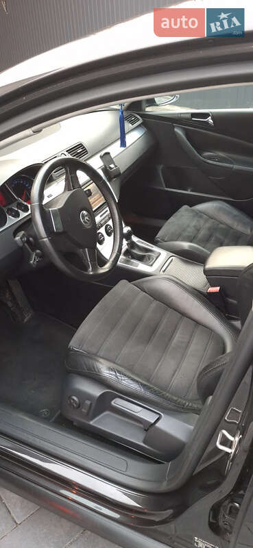 Седан Volkswagen Passat 2005 в Староконстантинове