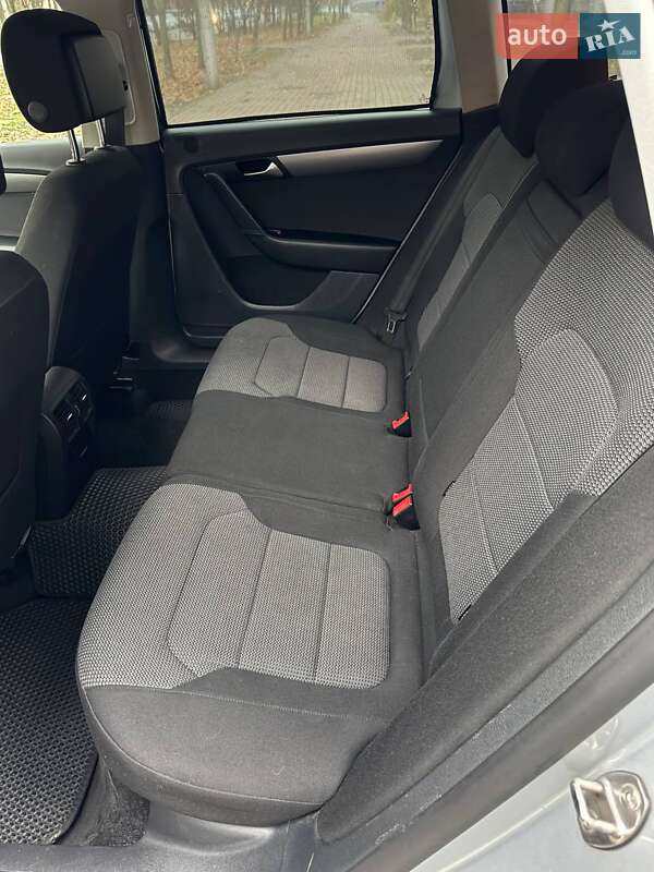 Універсал Volkswagen Passat 2013 в Києві