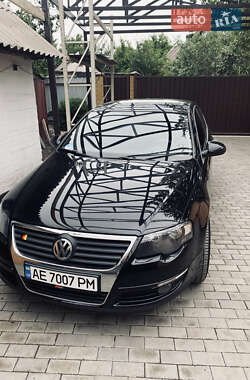Седан Volkswagen Passat 2005 в Кам'янському
