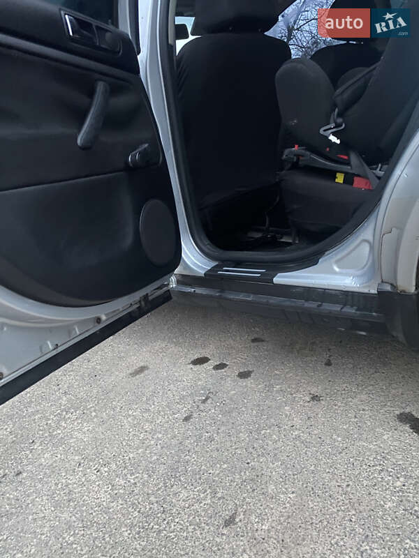 Универсал Volkswagen Passat 2003 в Львове фото 31 Универсал Volkswagen Passat 2003 в Львове