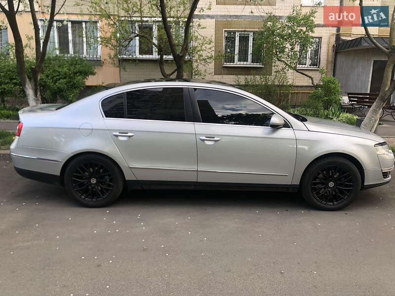 Седан Volkswagen Passat 2006 в Києві