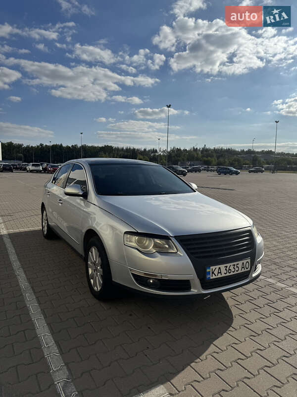 Седан Volkswagen Passat 2006 в Києві