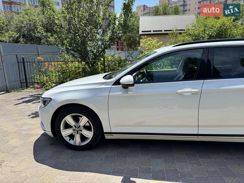 Универсал Volkswagen Passat 2017 в Львове