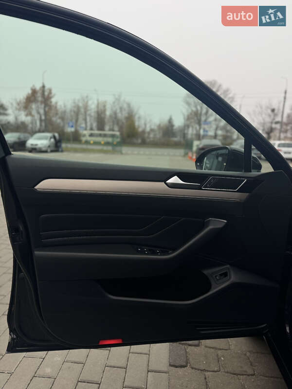 Универсал Volkswagen Passat 2020 в Луцке