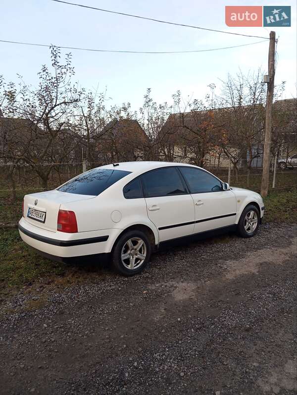 Седан Volkswagen Passat 2000 в Баре