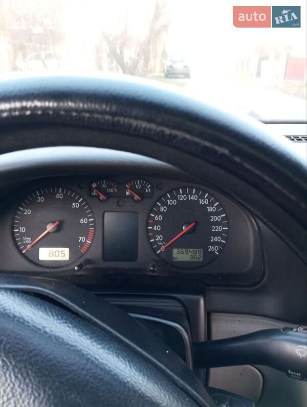 Седан Volkswagen Passat 2000 в Баре