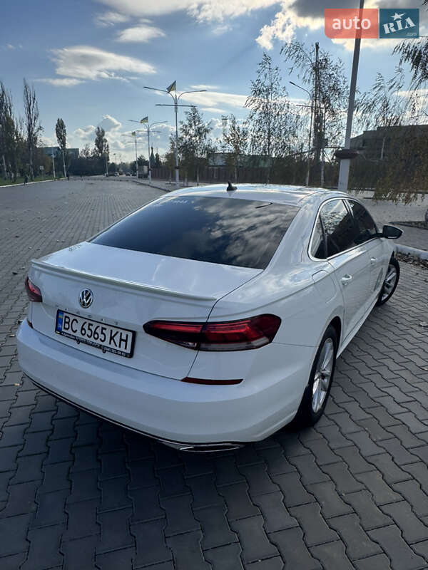 Седан Volkswagen Passat 2020 в Измаиле