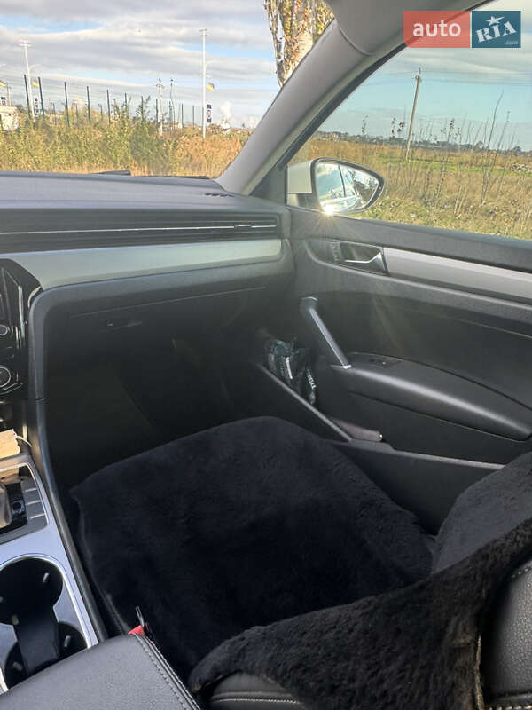 Седан Volkswagen Passat 2020 в Измаиле
