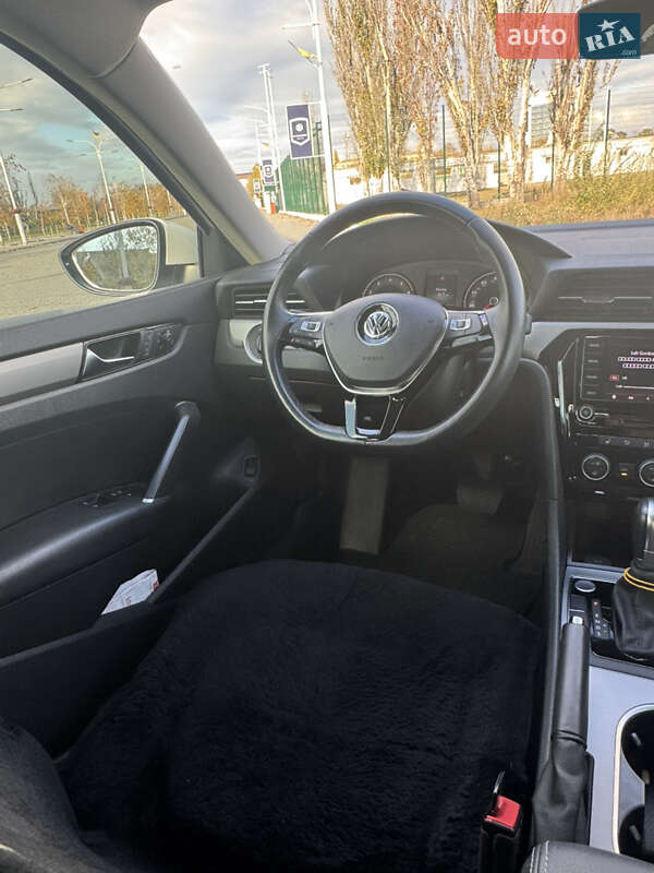 Седан Volkswagen Passat 2020 в Измаиле
