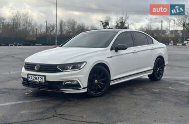 Седан Volkswagen Passat 2017 в Києві