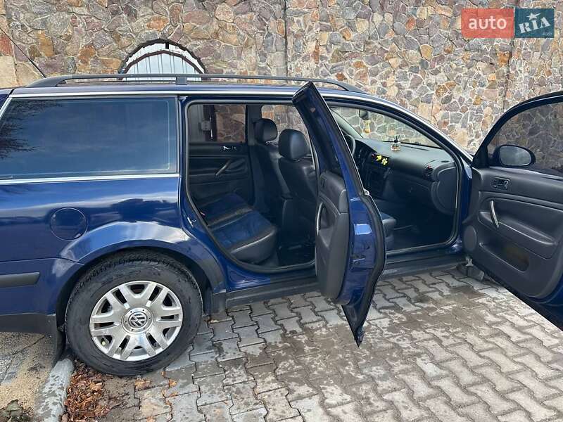 Универсал Volkswagen Passat 2004 в Ровно