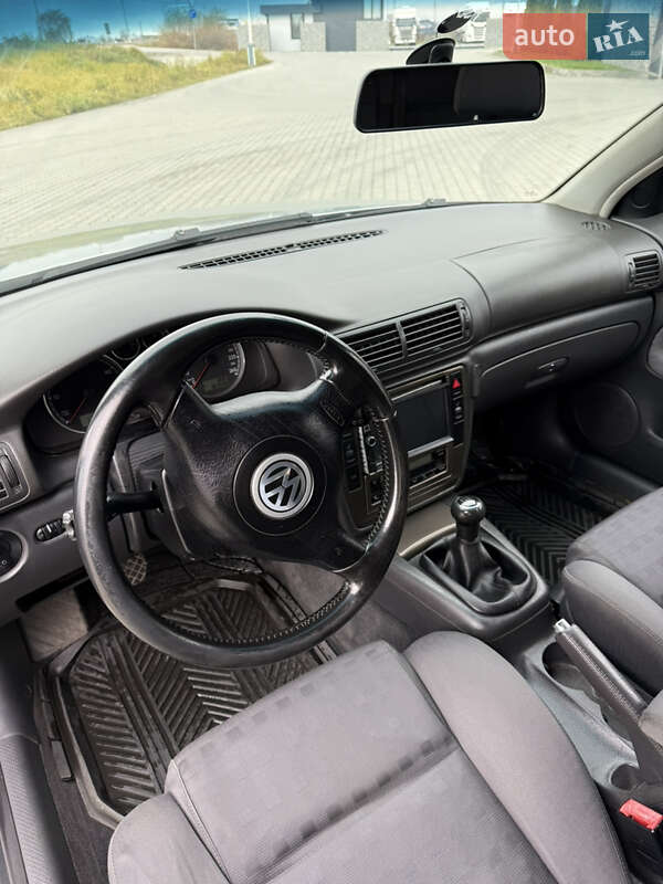 Универсал Volkswagen Passat 2004 в Львове