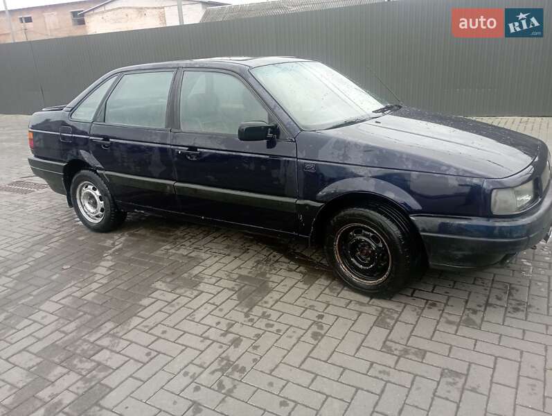 Седан Volkswagen Passat 1989 в Сарнах фото 4 Седан Volkswagen Passat 1989 в Сарнах