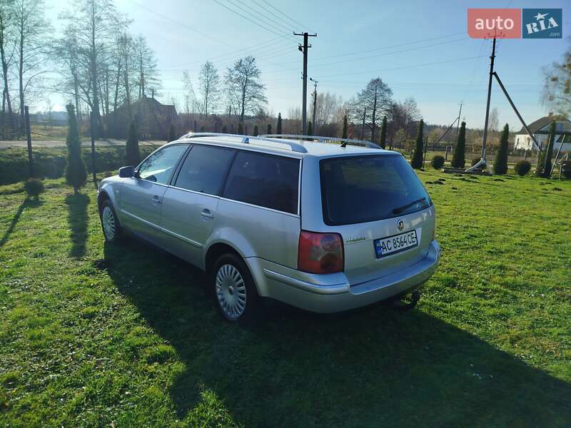 Универсал Volkswagen Passat 2003 в Старой Выжевке