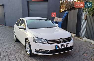 Седан Volkswagen Passat 2012 в Ужгороді
