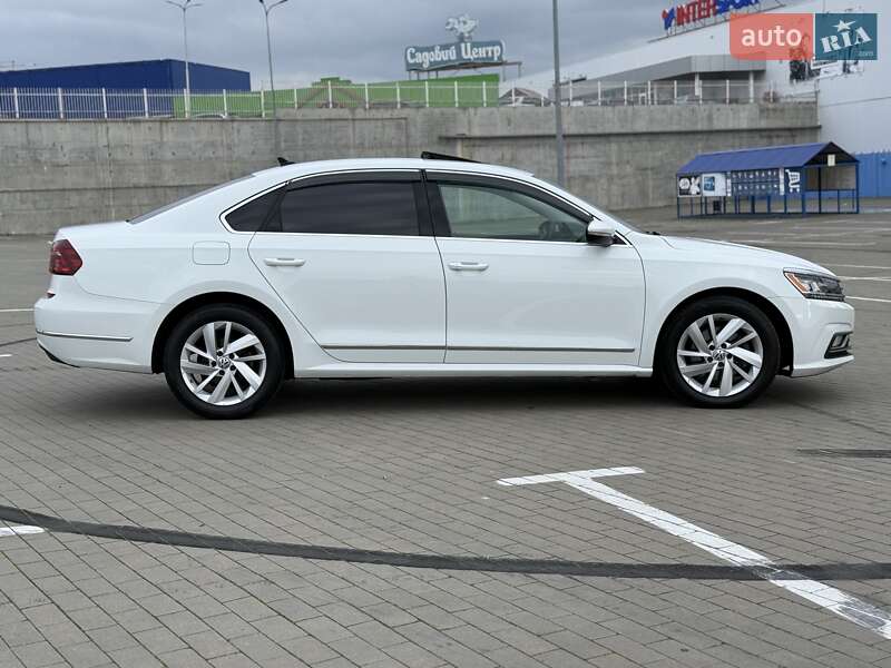 Седан Volkswagen Passat 2018 в Одессе
