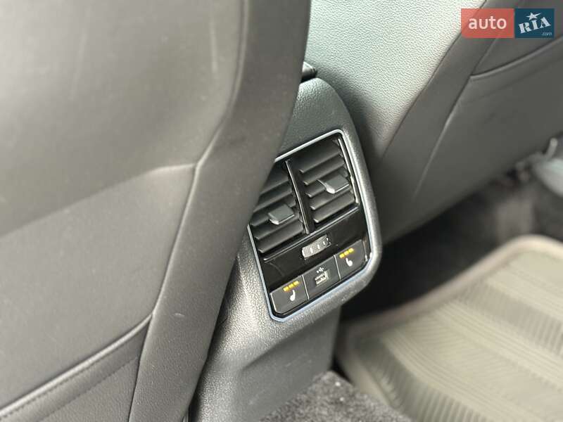 Седан Volkswagen Passat 2018 в Одессе