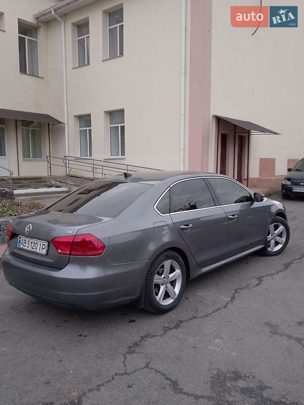Седан Volkswagen Passat 2012 в Тростянце