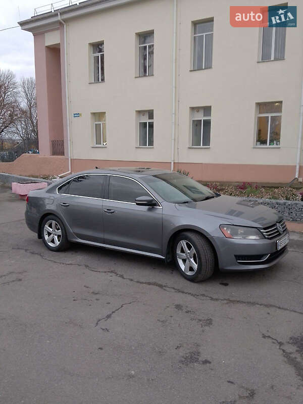Седан Volkswagen Passat 2012 в Тростянце
