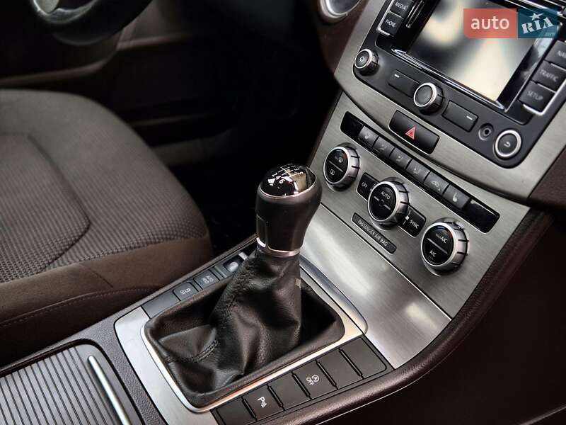 Универсал Volkswagen Passat 2013 в Запорожье