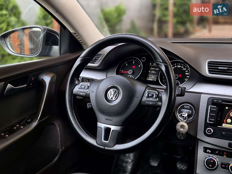 Универсал Volkswagen Passat 2013 в Запорожье