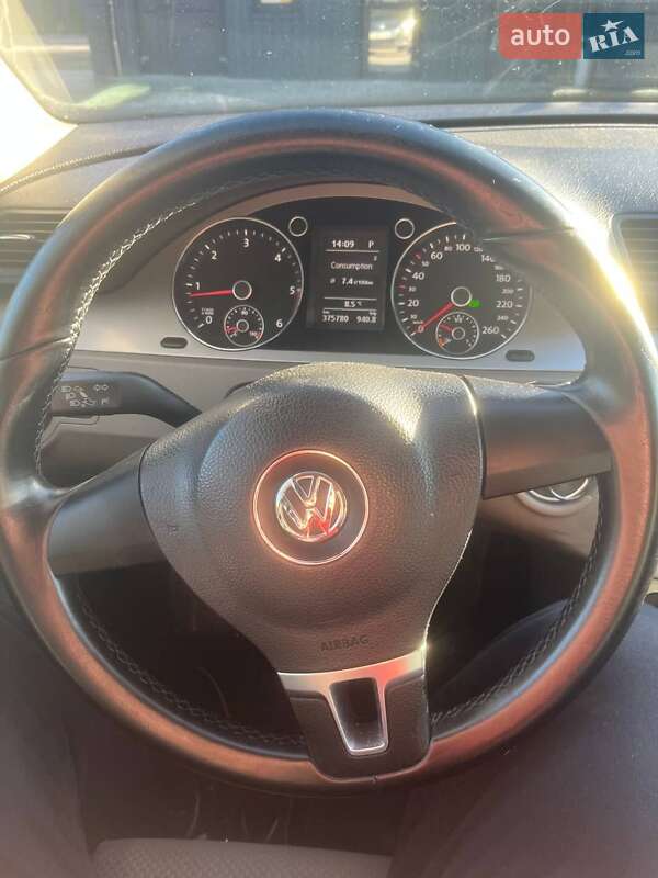 Универсал Volkswagen Passat 2010 в Тернополе