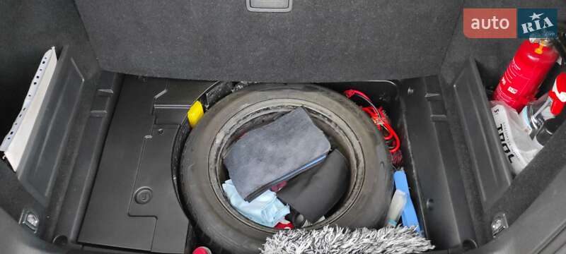 Универсал Volkswagen Passat 2009 в Мостиске