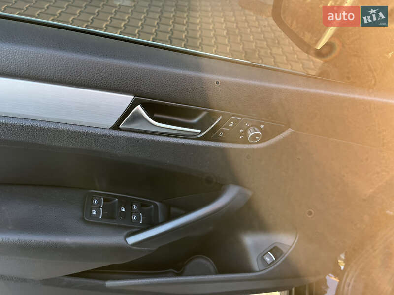 Седан Volkswagen Passat 2013 в Николаеве
