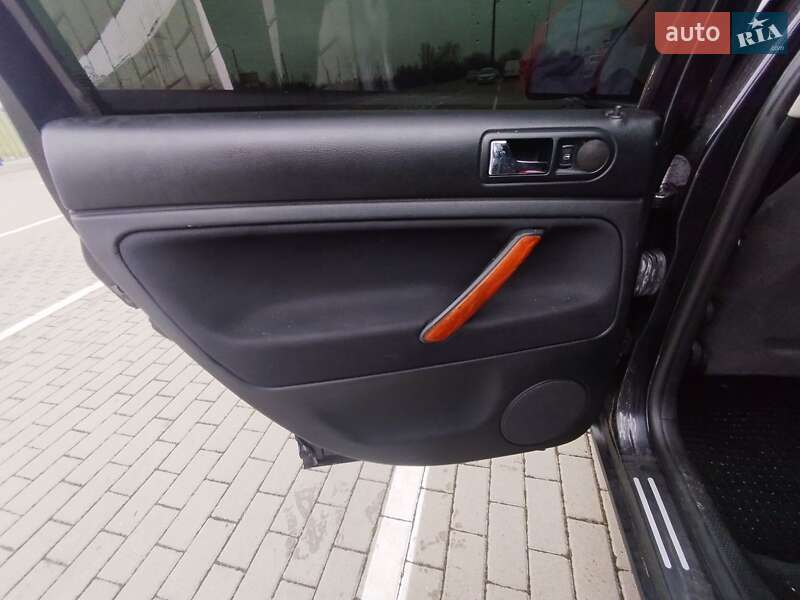 Универсал Volkswagen Passat 2002 в Нововолынске