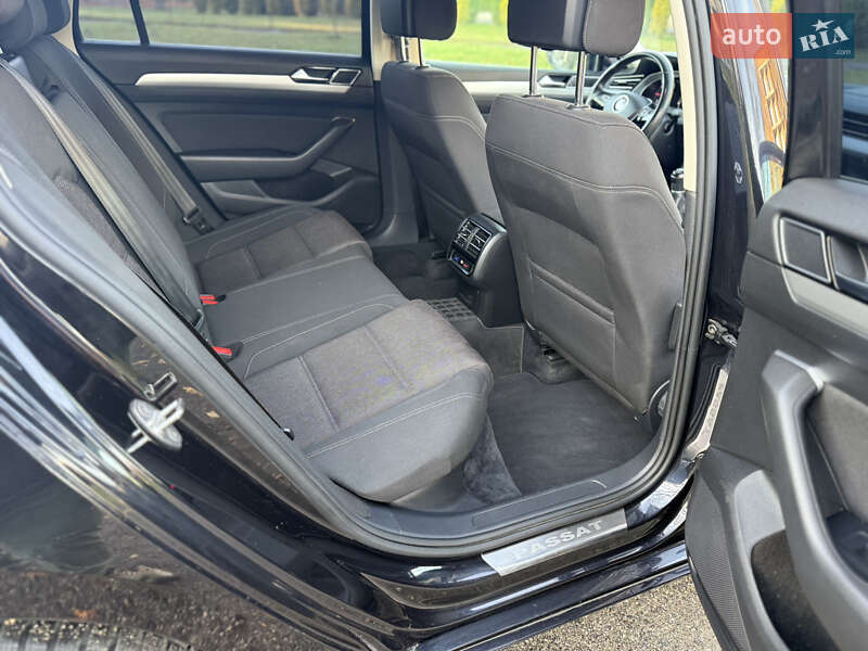 Универсал Volkswagen Passat 2016 в Хмельницком