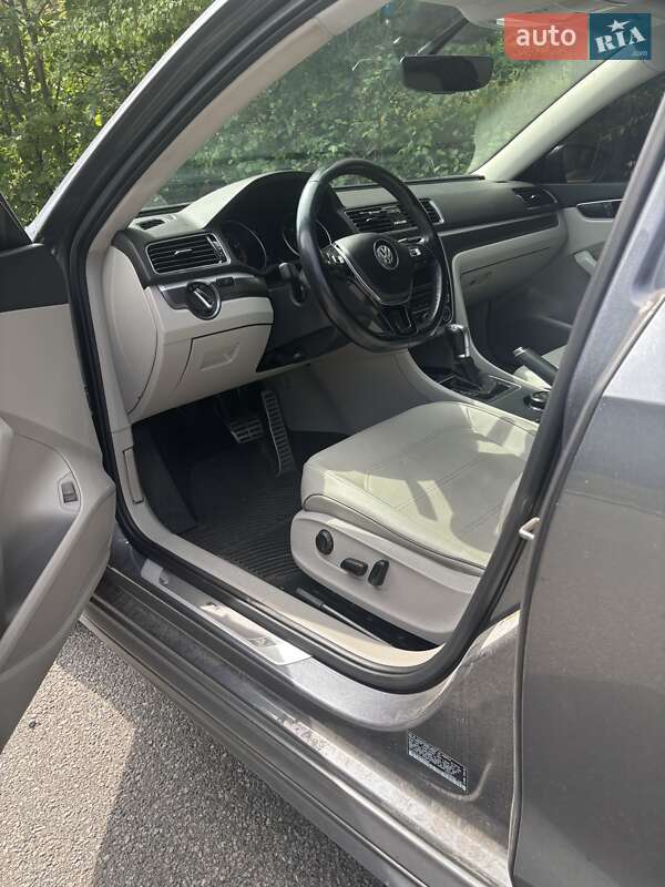 Седан Volkswagen Passat 2018 в Киеве фото 12 Седан Volkswagen Passat 2018 в Киеве