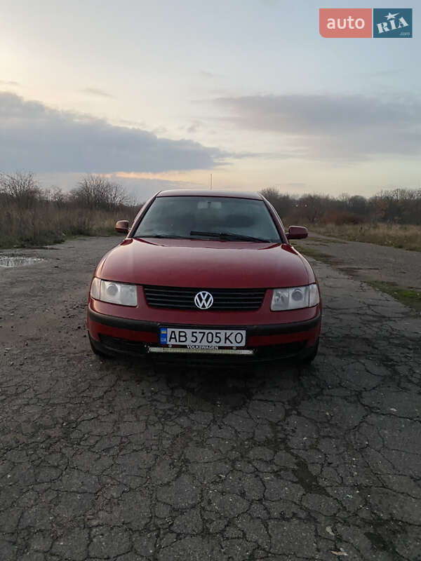 Седан Volkswagen Passat 1997 в Жмеринке