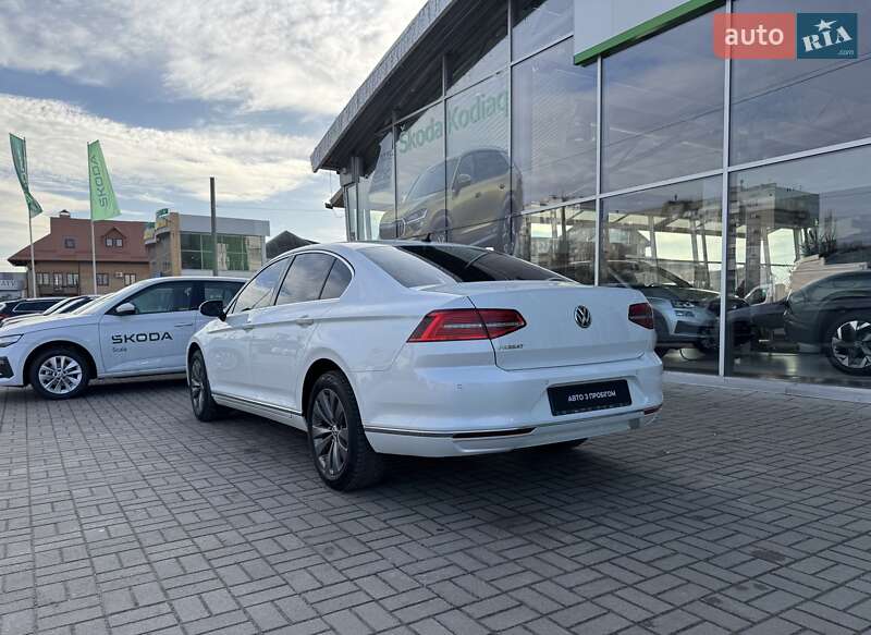 Седан Volkswagen Passat 2018 в Киеве фото 7 Седан Volkswagen Passat 2018 в Киеве