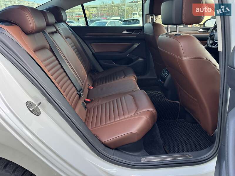 Седан Volkswagen Passat 2018 в Киеве фото 19 Седан Volkswagen Passat 2018 в Киеве