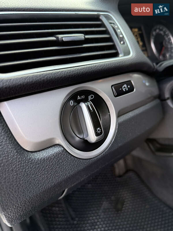 Седан Volkswagen Passat 2014 в Днепре фото 18 Седан Volkswagen Passat 2014 в Днепре