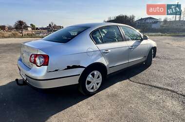 Седан Volkswagen Passat 2005 в Костополе