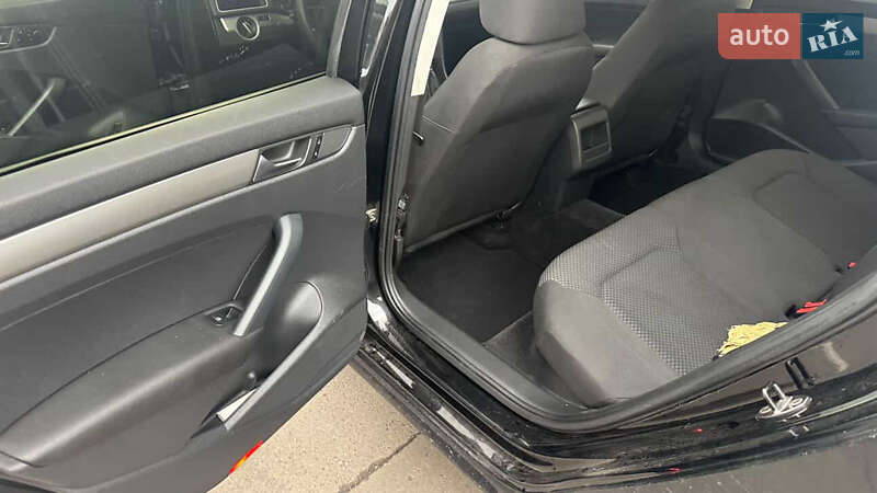 Седан Volkswagen Passat 2011 в Чернигове