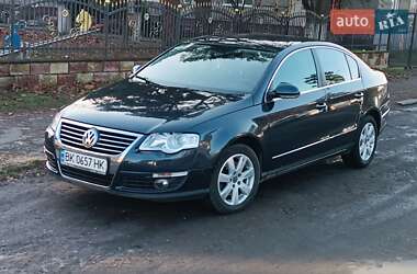 Седан Volkswagen Passat 2006 в Сарнах