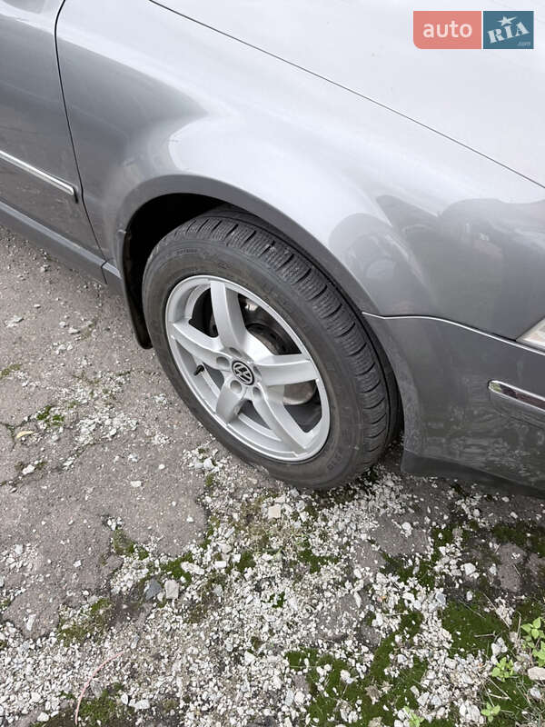 Седан Volkswagen Passat 2005 в Запорожье