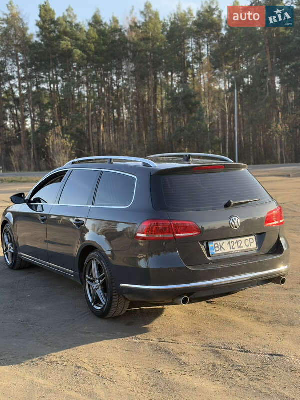 Універсал Volkswagen Passat 2011 в Сарнах