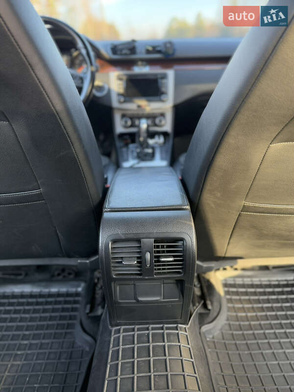 Універсал Volkswagen Passat 2011 в Сарнах