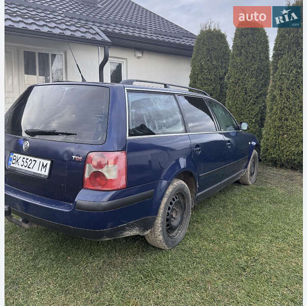 Универсал Volkswagen Passat 2001 в Цумани