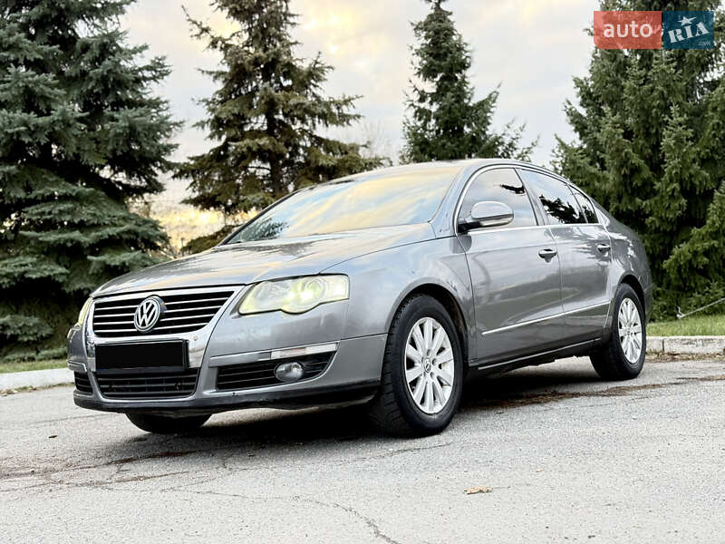 Седан Volkswagen Passat 2008 в Днепре