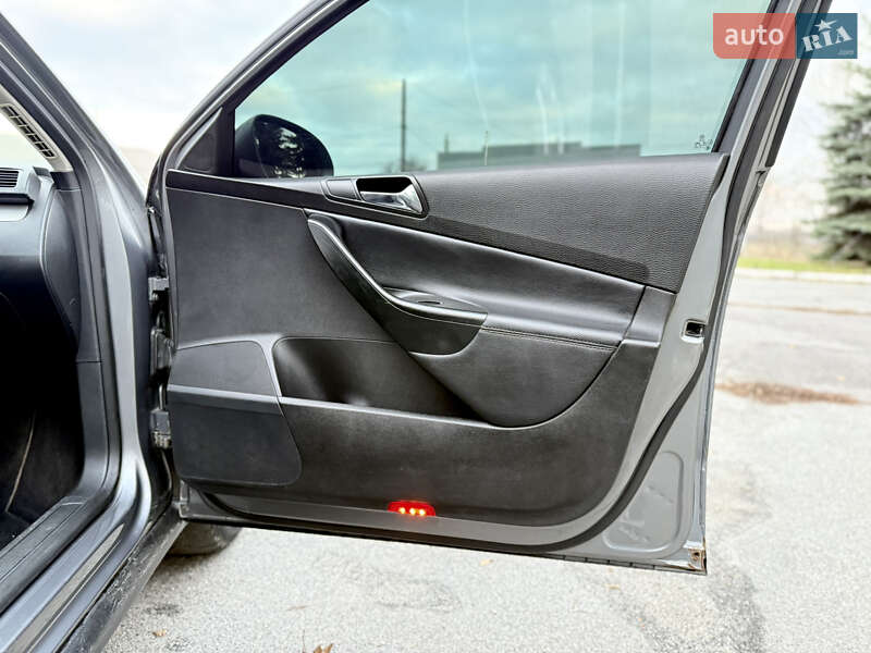 Седан Volkswagen Passat 2008 в Днепре