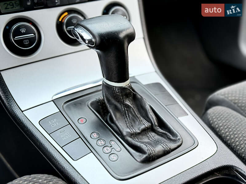 Седан Volkswagen Passat 2008 в Днепре