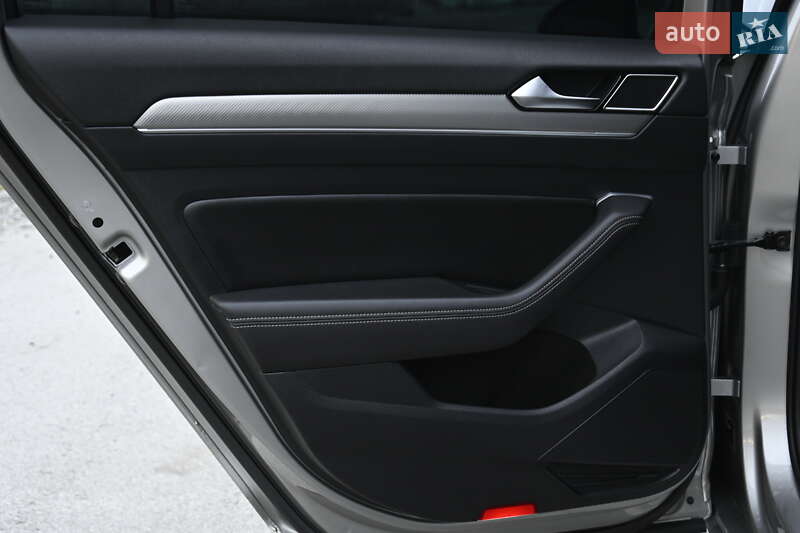 Универсал Volkswagen Passat 2016 в Бердичеве фото 43 Универсал Volkswagen Passat 2016 в Бердичеве